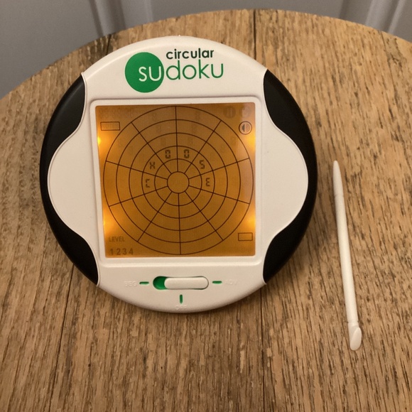 Techno Source 2006 Circular Sudoku Electronic Handheld Game - Picture 3 of 8